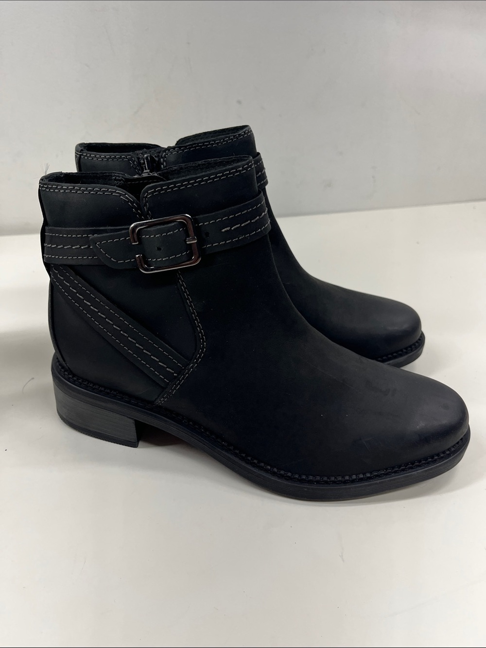 New Clarks Maye Strap Women's Boots in Black Leather Size 8